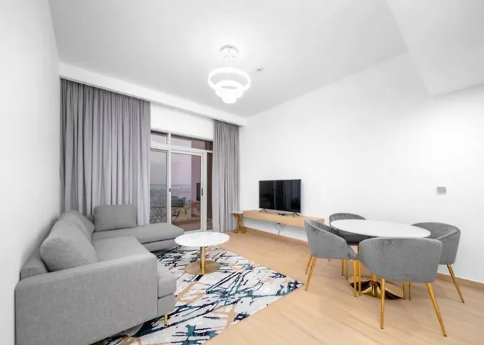 151 Residence Jumeirah Gardens