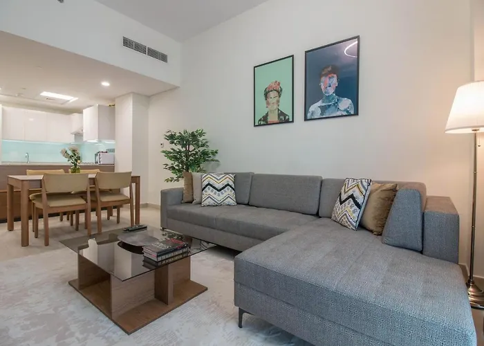 Cozy 1Br Apart With Pool And Gym 10Mins Away By Drive To Dxb Airport