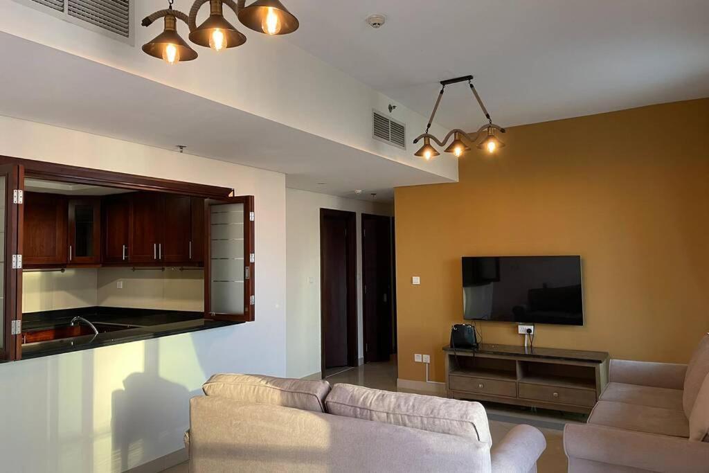Cozy 2 Bedroom Golf Tower Greens, Stunning Golf Views * Dubai