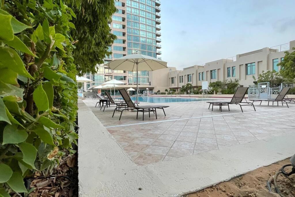 Cozy 2 Bedroom Apt Golf Tower Greens, Stunning Golf Views Apartment *