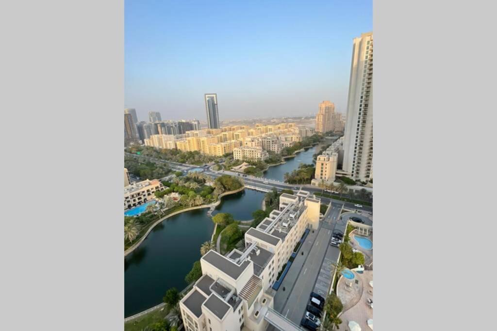 Cozy 2 Bedroom Apt Golf Tower Greens, Stunning Golf Views Apartment Dubai