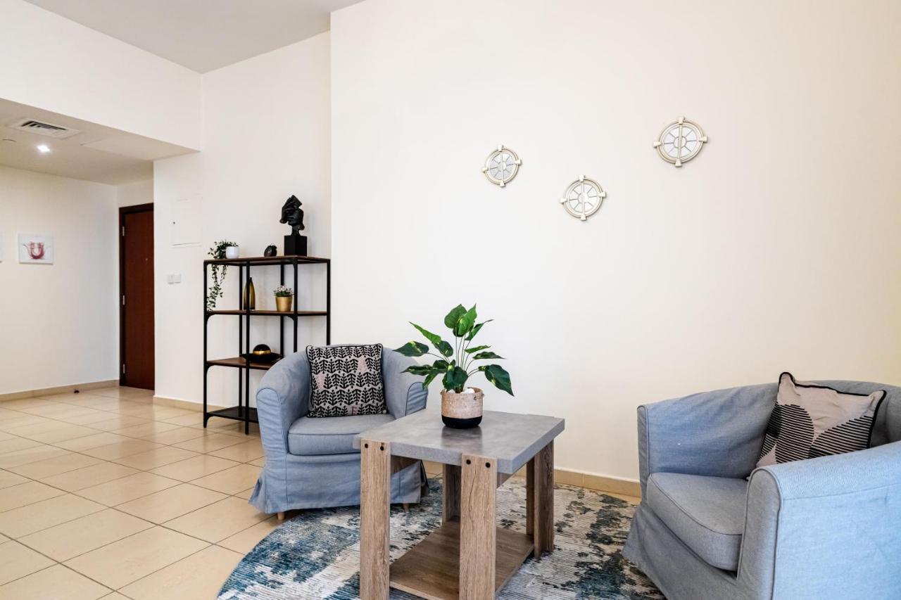Apartment Spacious 1br Next To Jbr Cinema Rimal B3 - Nox Homes *