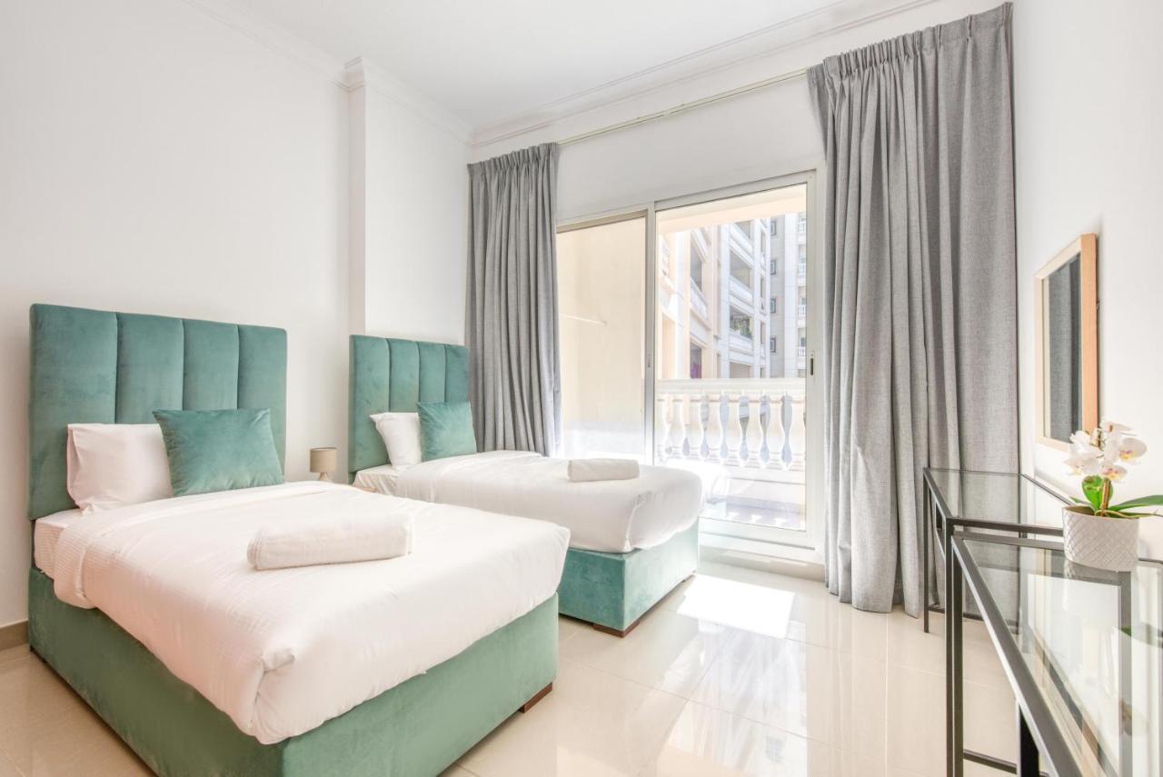 Pool View 2 Bedrooms At Plaza Residences Apartment
