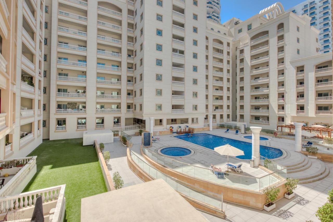 Pool View 2 Bedrooms At Plaza Residences Apartment Dubai