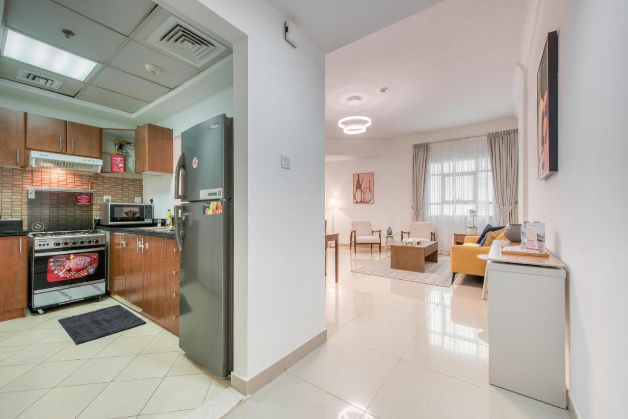 Pool View 2 Bedrooms At Plaza Residences Apartment Dubai