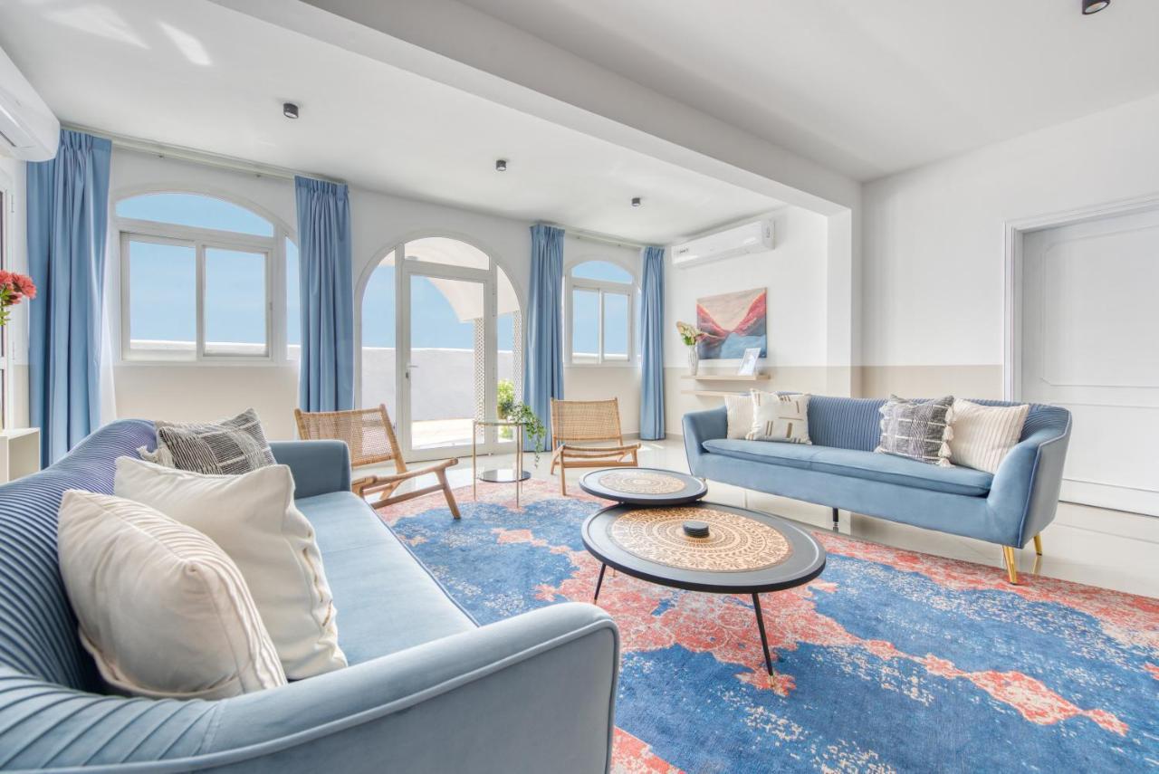 Stella Cozy Beachfront Private Pool 4bdr Dubai