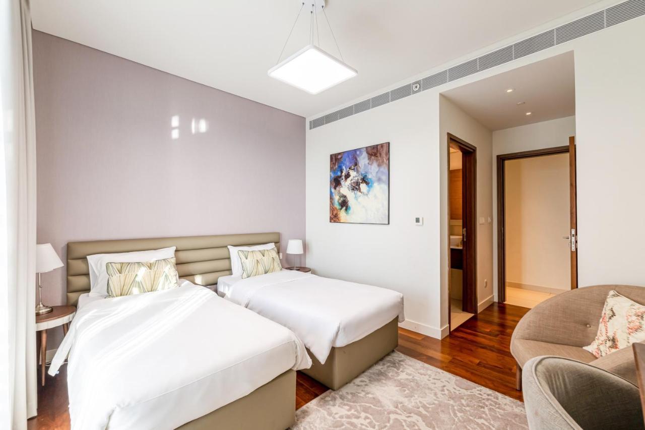Huge 3 Beds Perfect For Families Walk B9 *
