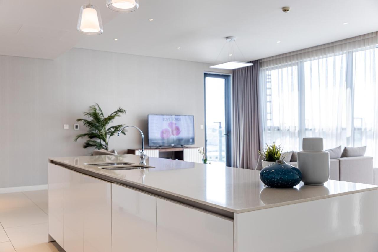 Huge 3 Beds Perfect For Families Walk B9 Apartment Dubai