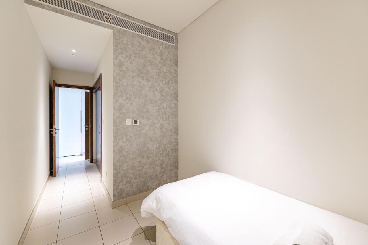 Huge 3 Beds Perfect For Families Walk B9 * Dubai