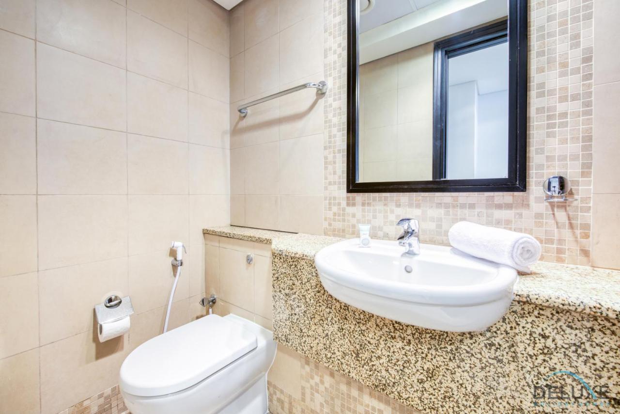 Escape Luxe 1br Near Metro In Difc By Deluxe Homes