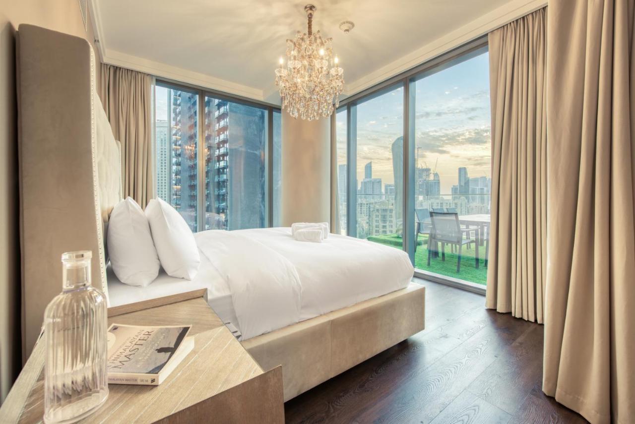 Luxurious 3 Bedroom In Boulevard Point, Connected To Mall Apartment