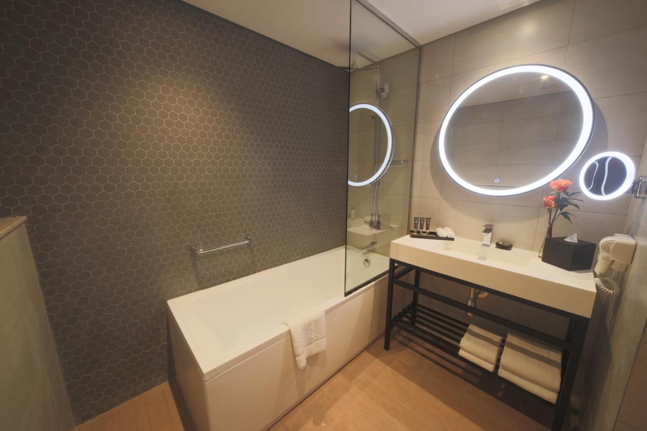 Novotel Jumeirah Village Triangle Dubai