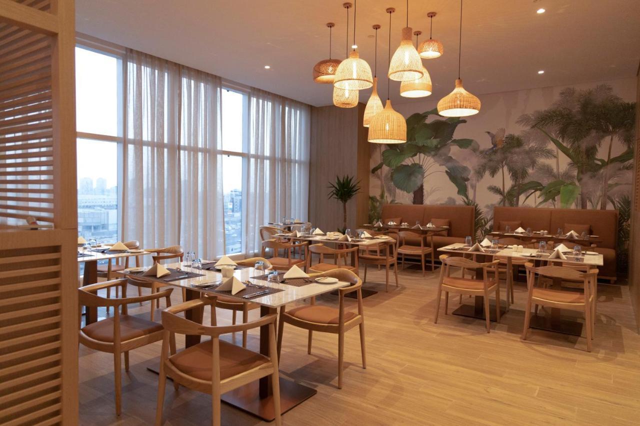 Novotel Jumeirah Village Triangle 4* Dubai