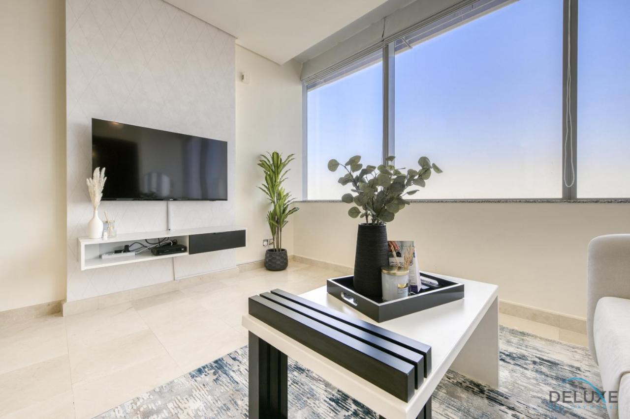 Apartment Value Modern 1br With Pool & Stunning Views By Deluxe Homes Dubai