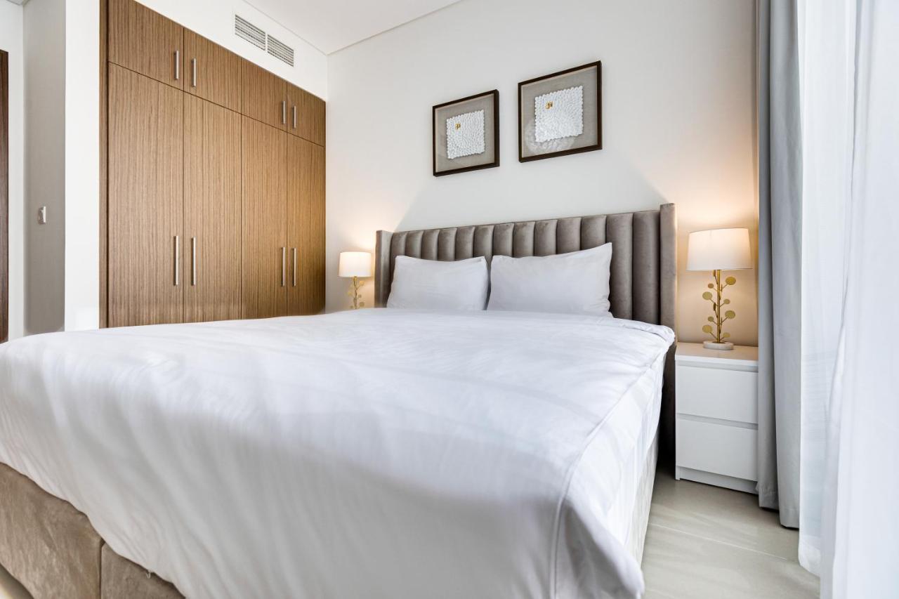 Sea View 2bd In New 52 42 Tower Marina Dubai