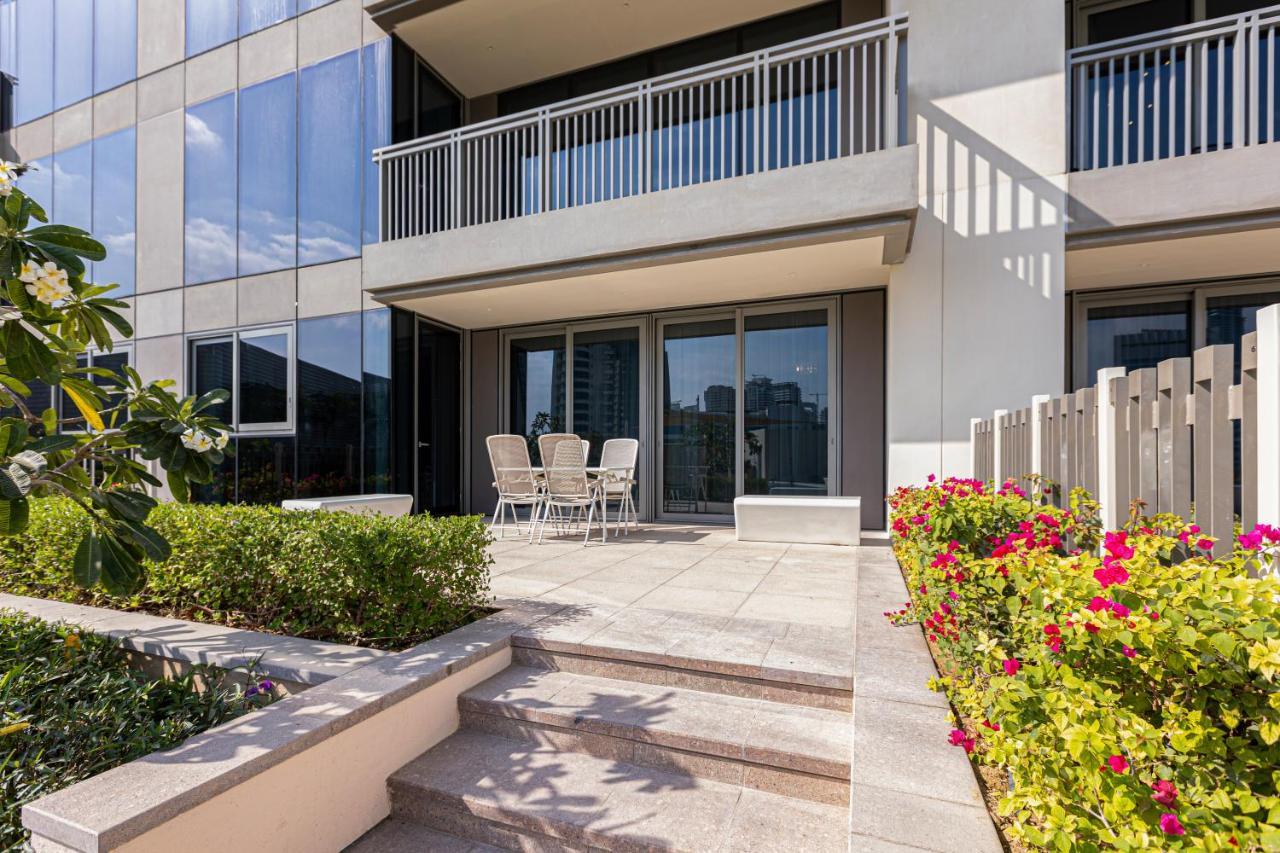 Sea View 2bd In New 52 42 Tower Marina Dubai