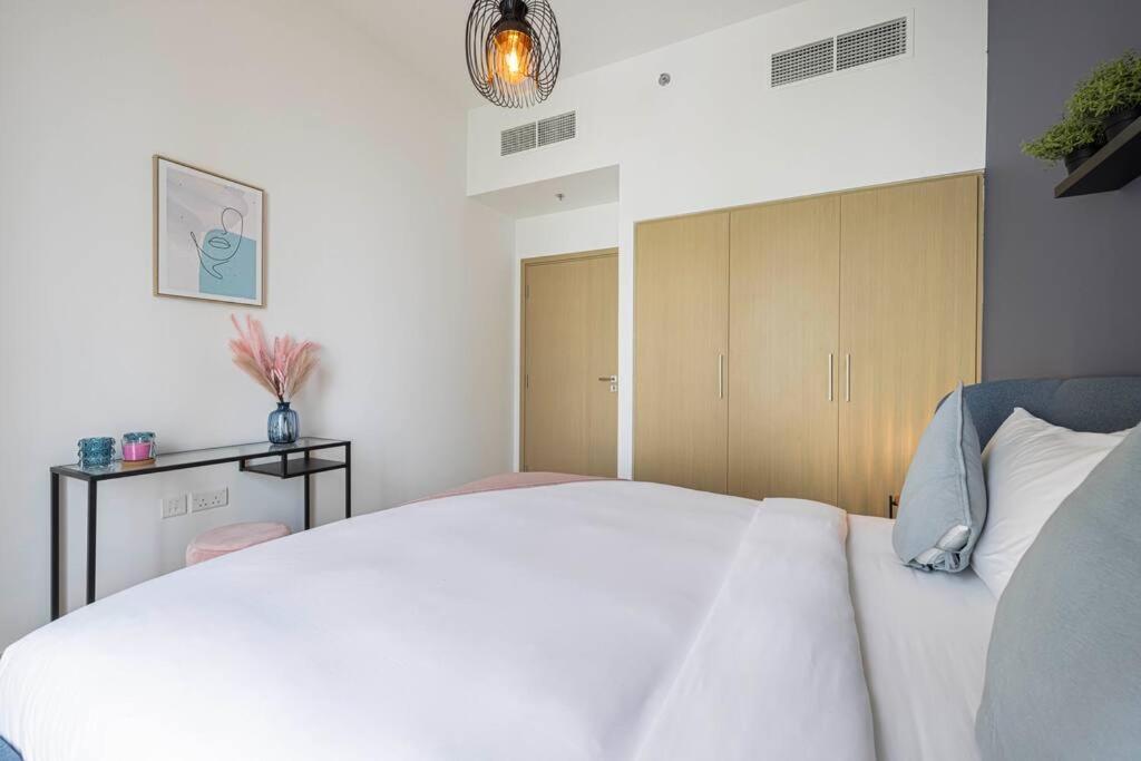 Daniels 1br At Creek Horizon With Park View *