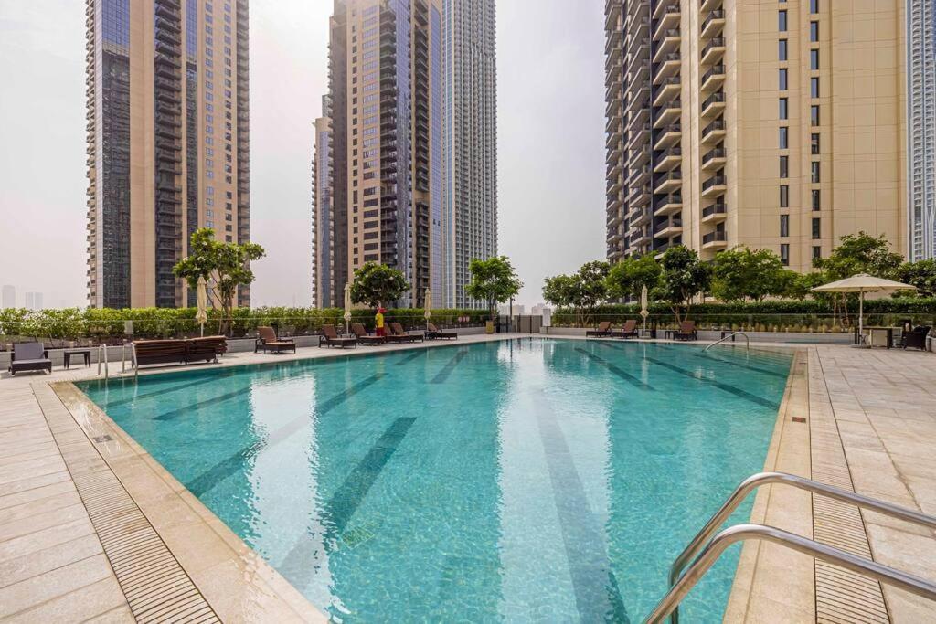 Daniels 1br At Creek Horizon With Park View Dubai