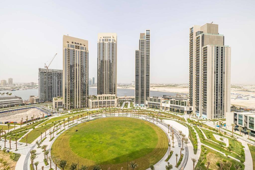 Apartment Daniels 1br At Creek Horizon With Park View Dubai