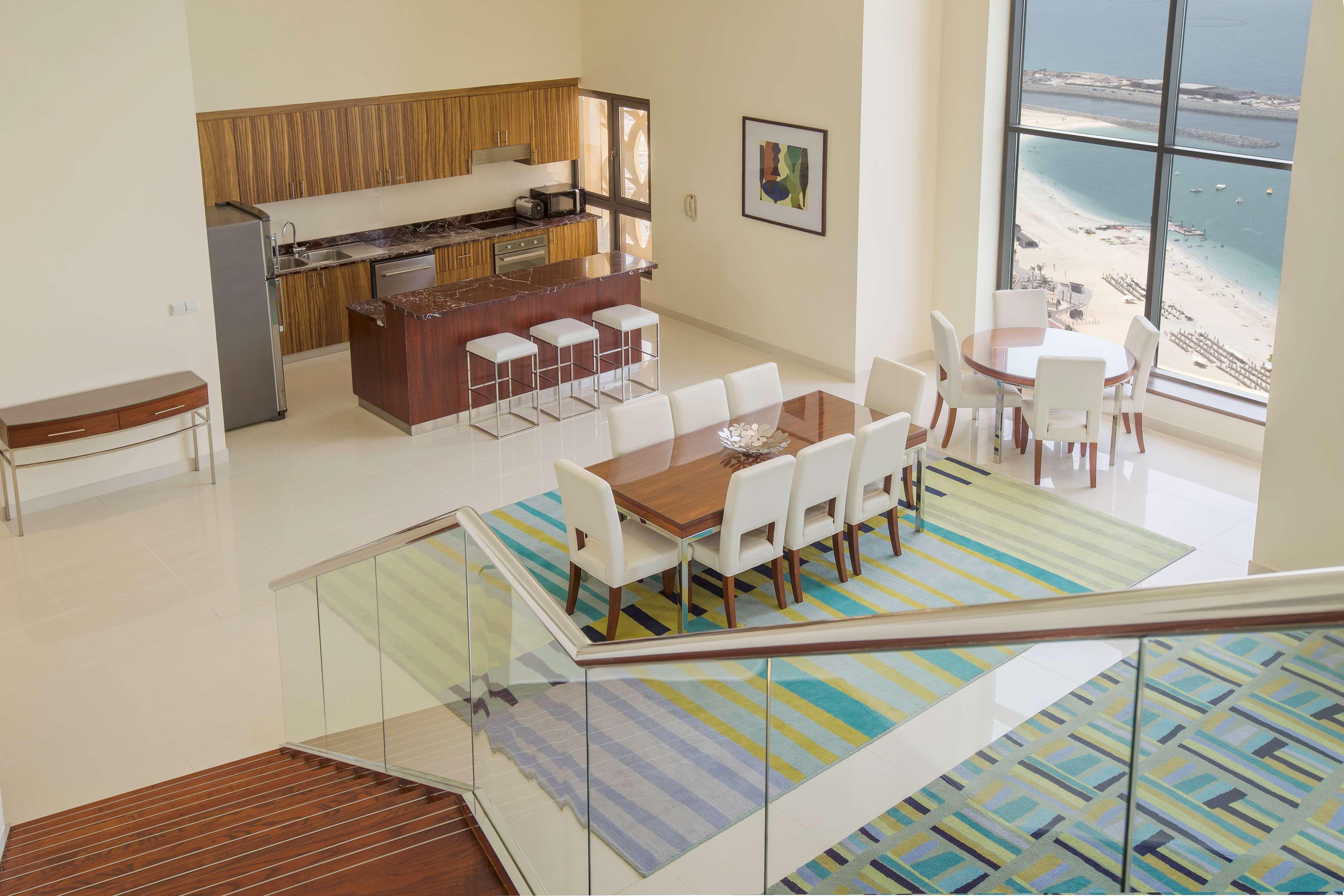 Hotel Hilton The Walk 4*