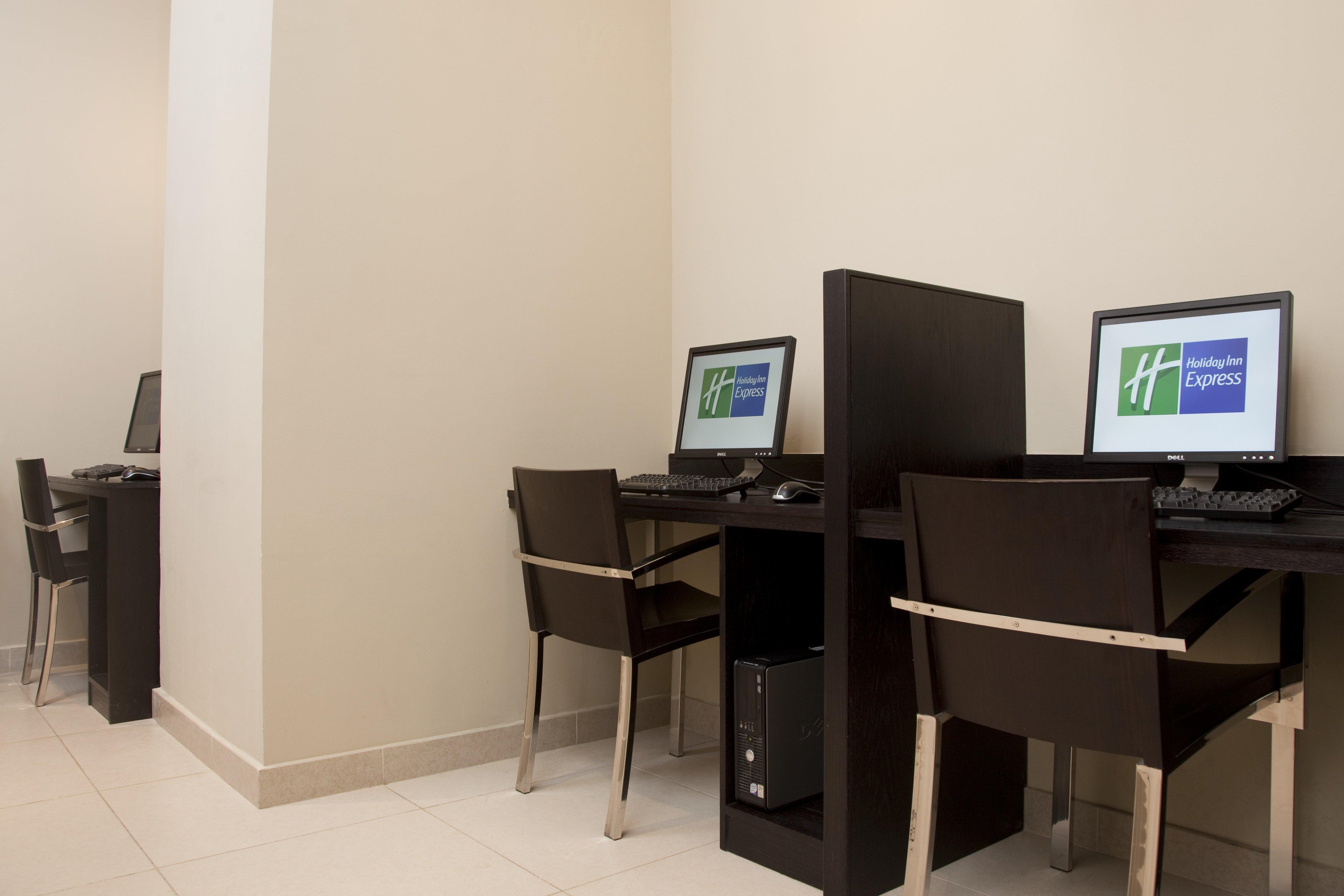 Hotel Holiday Express Dubai, Jumeirah By Ihg 3*