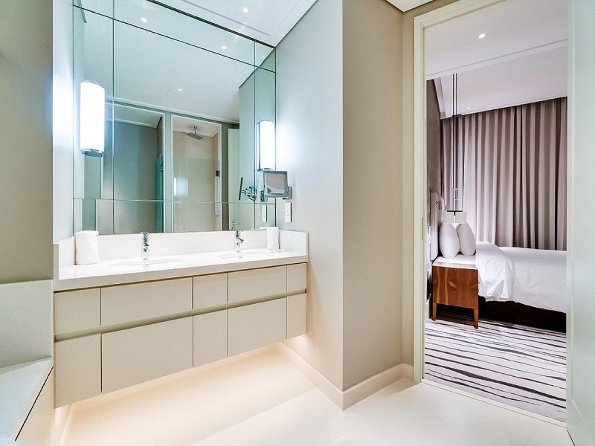 Vida Residences Downtown 4*