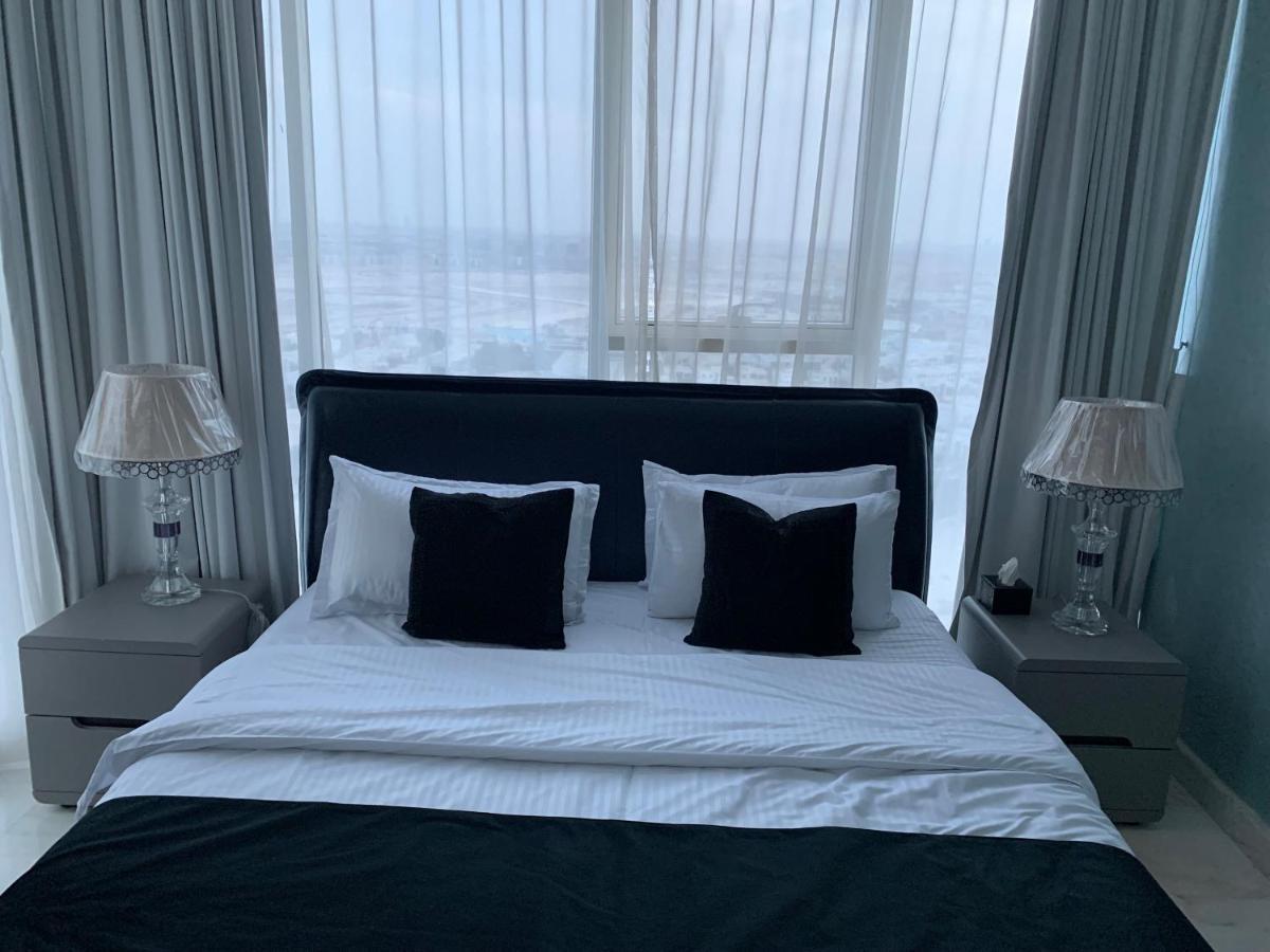 Beautiful 2 Bedroom High Floor Bays Dubai
