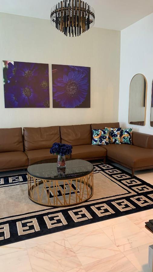 Beautiful 2 Bedroom High Floor Bays Dubai