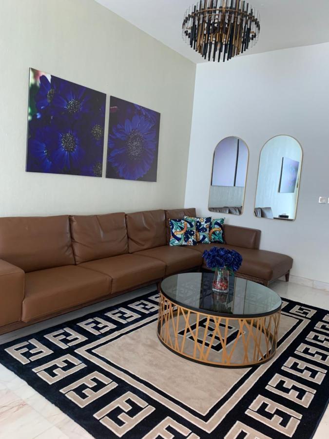 Beautiful 2 Bedroom High Floor Bays * Dubai