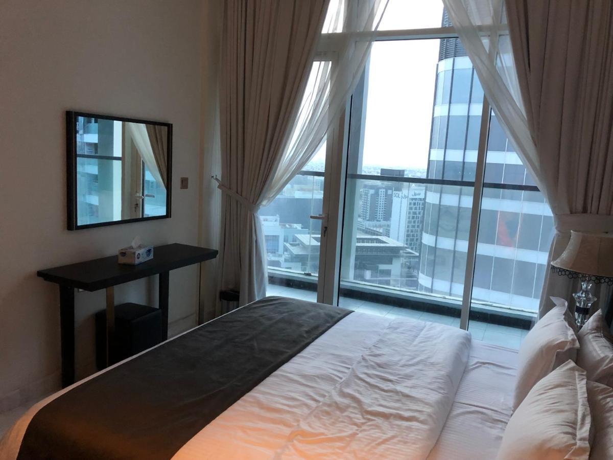 Apartment Beautiful 2 Bedroom High Floor Bays *