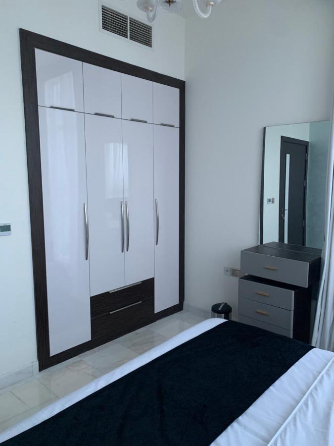 Beautiful 2 Bedroom High Floor Bays Dubai
