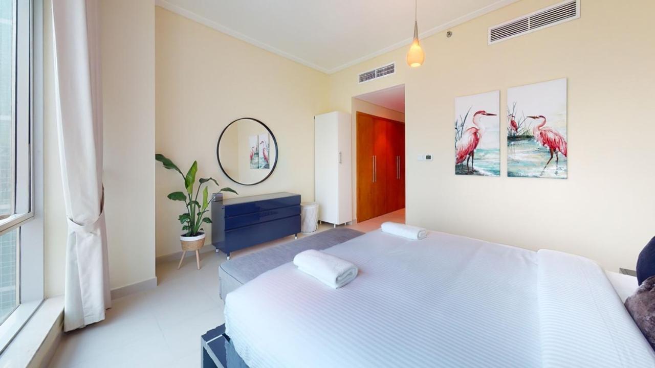 Hometown - Modern Spacious 2 Bedroom In Marina Apartment Dubai