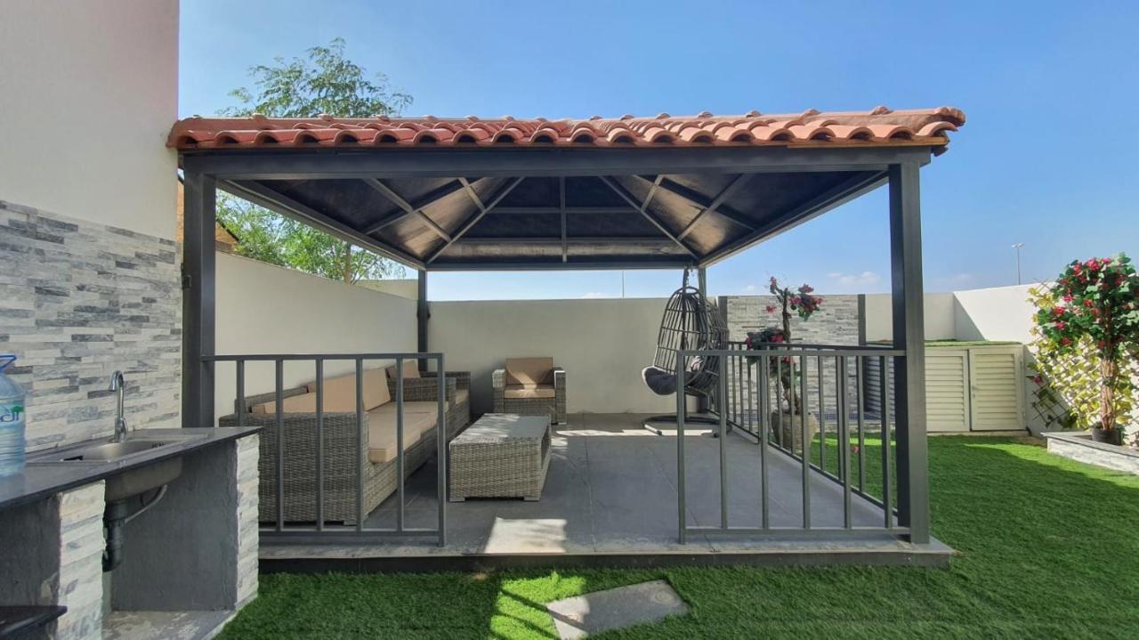Spacious With Bbq Area * Dubai