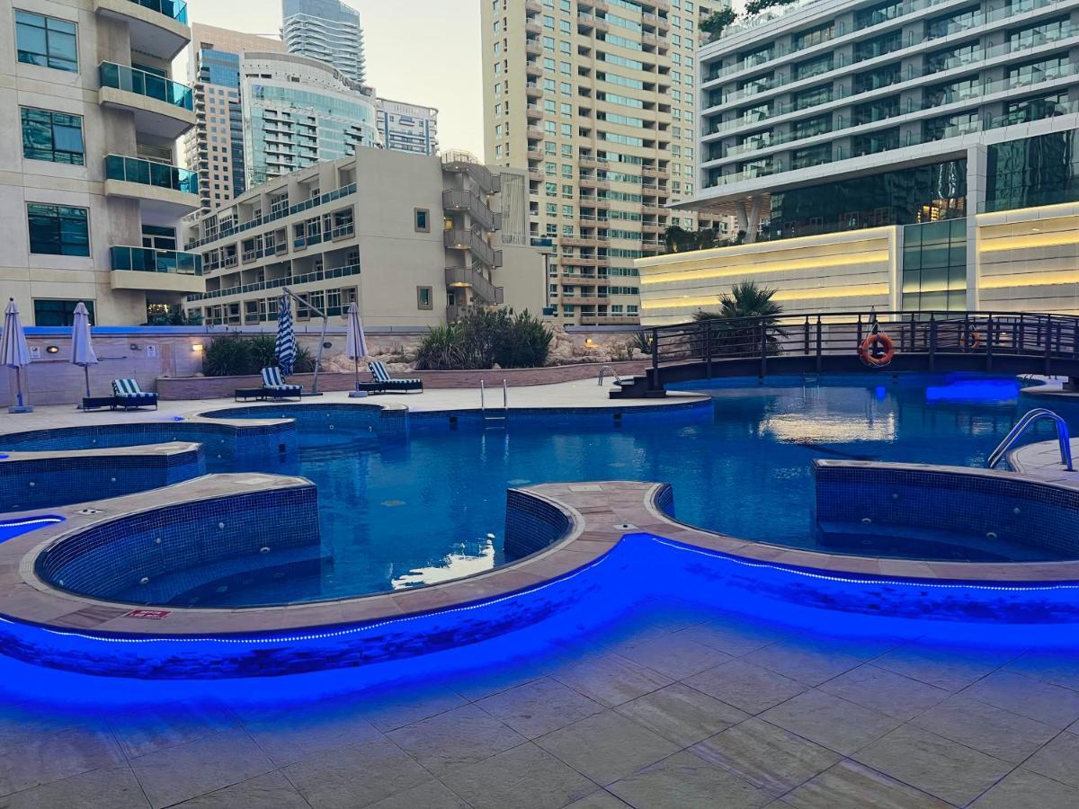 Apartment Horizon Towers Dubai