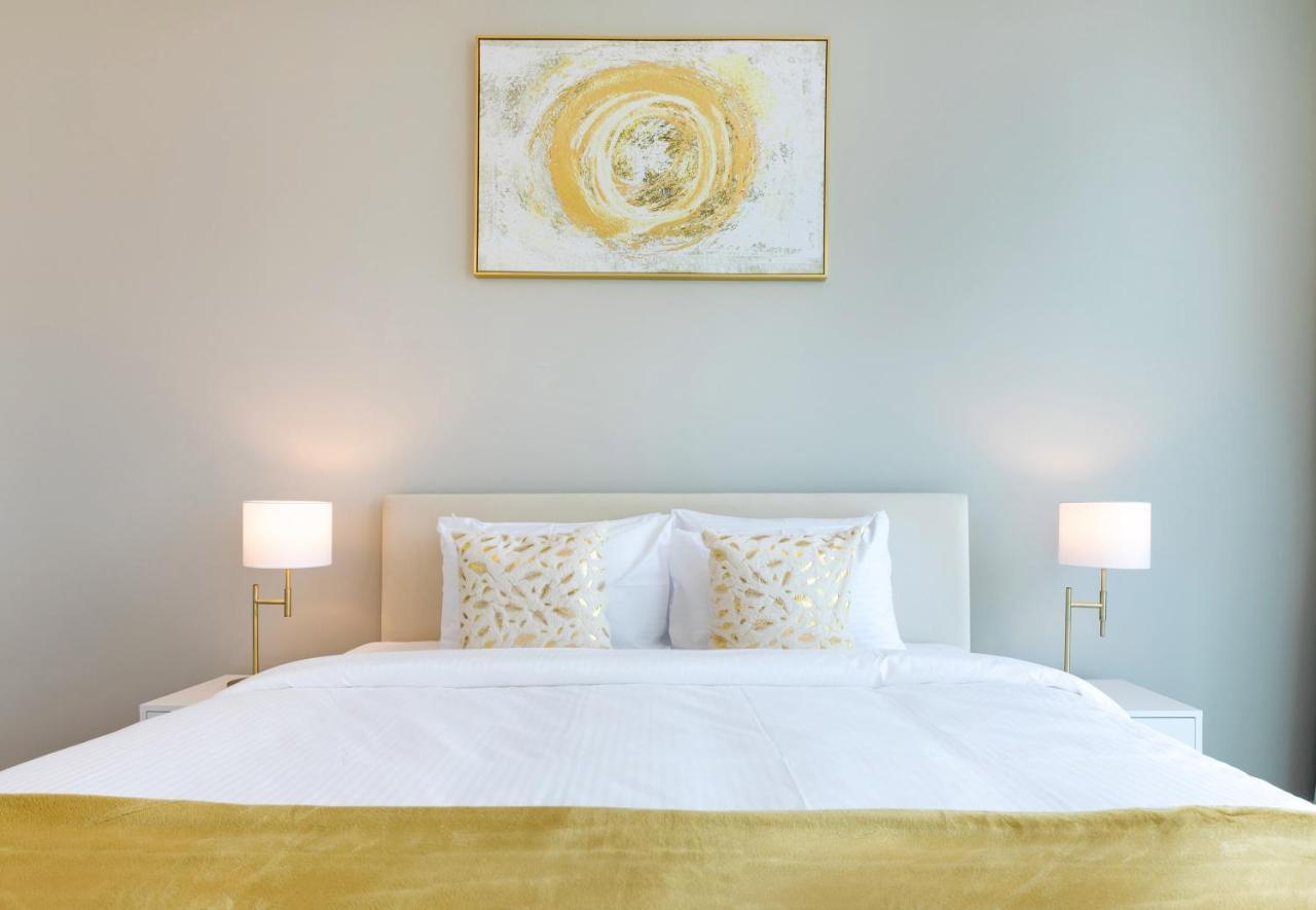 Maison Privee - High-floor Trendy With Marina, Palm & Ocean Vws Apartment *