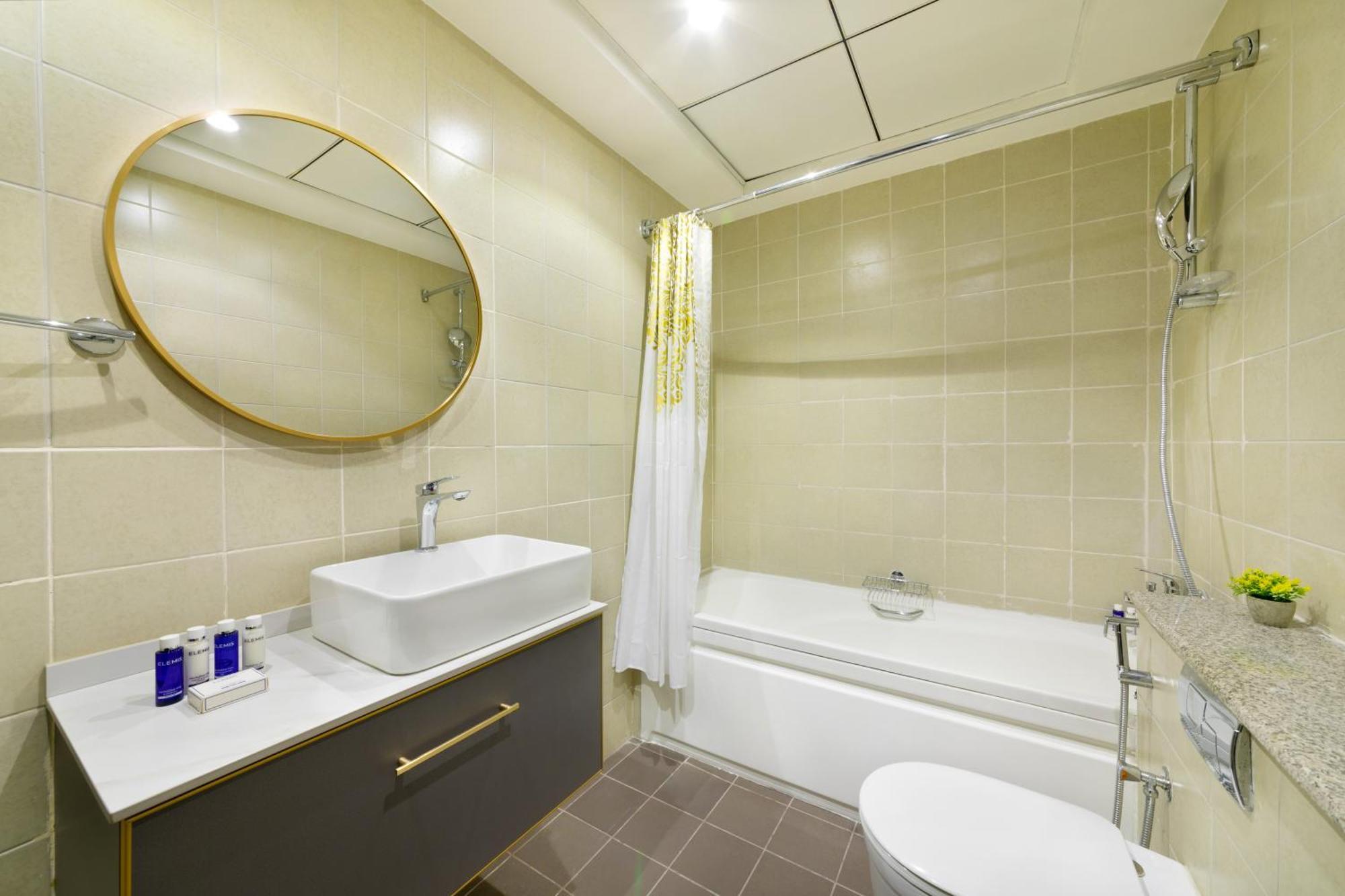Apartment Maison Privee - High-floor Trendy With Marina, Palm & Ocean Vws *