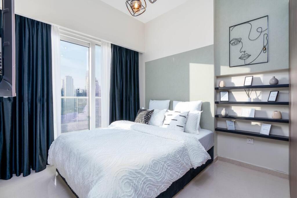 Chic With Burj Khalifa View Apartment
