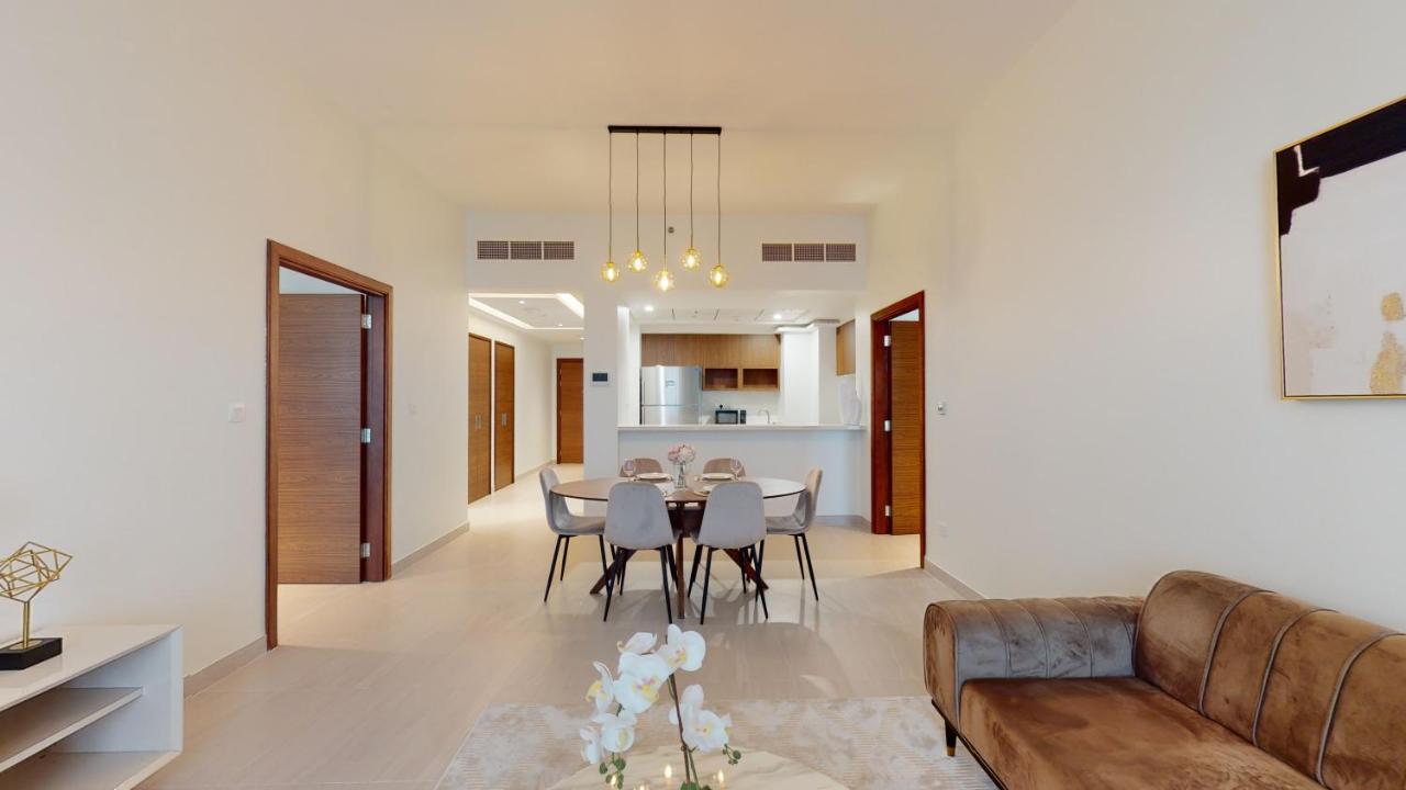 Cando - High End * Dubai