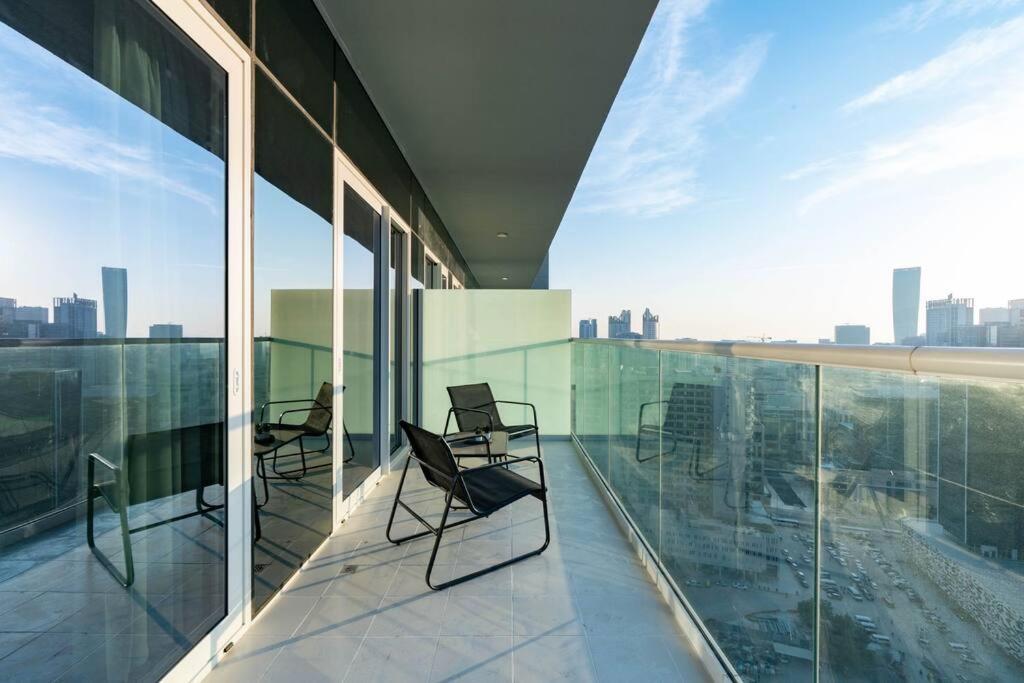 Chic With Burj Khalifa View Apartment *