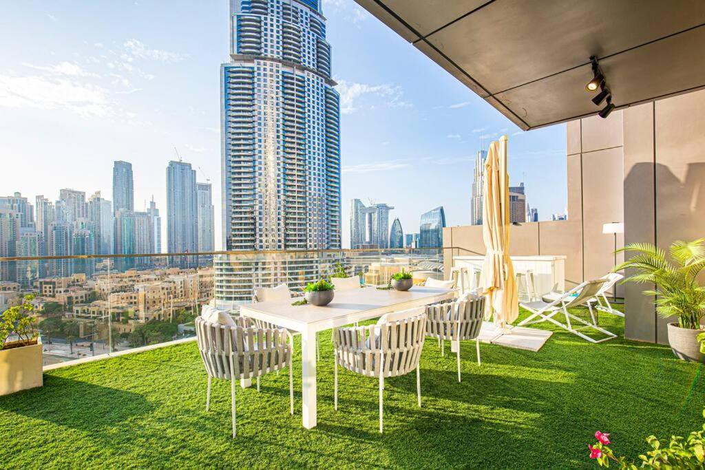 Luxury Level 12 On Boulevard Point Apartment *