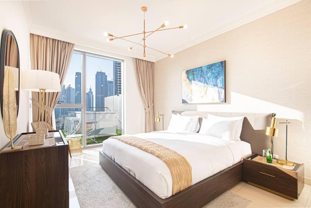 Luxury Level 12 On Boulevard Point Apartment