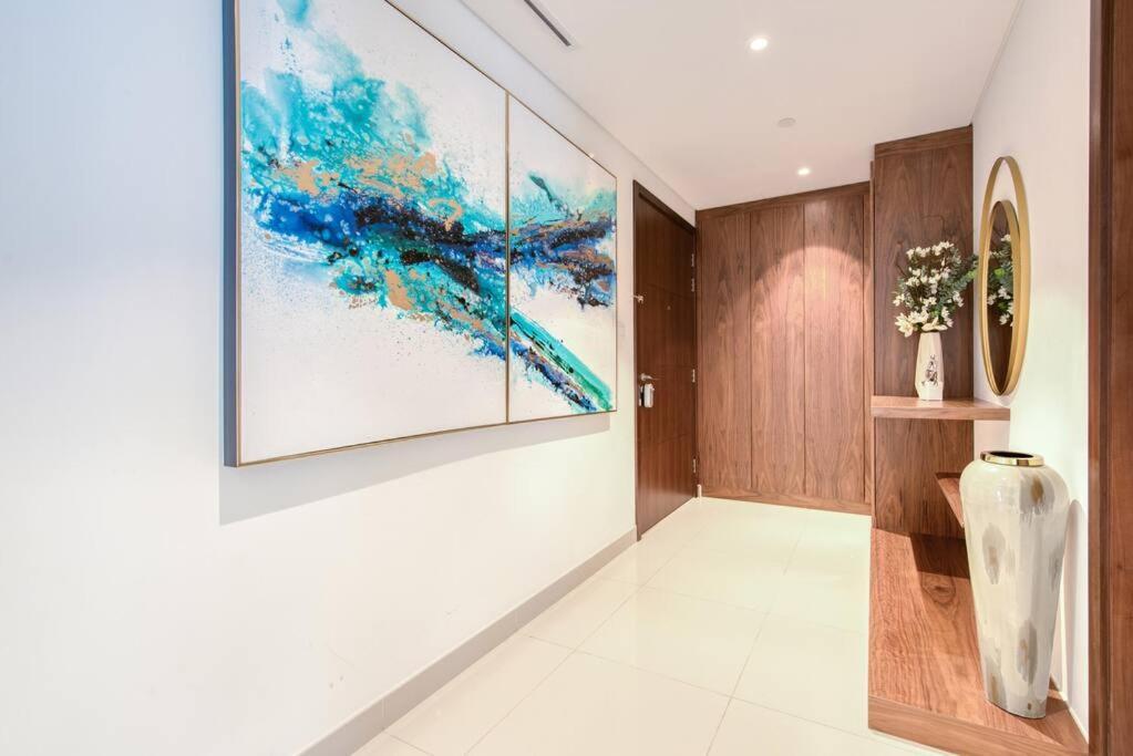 Luxury Level 12 On Boulevard Point