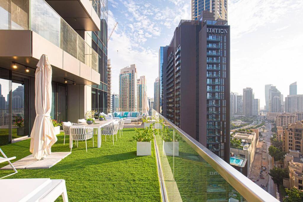 Luxury Level 12 On Boulevard Point