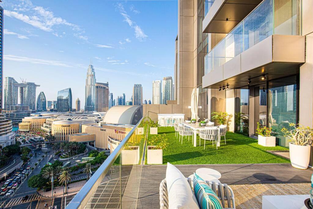 Luxury Level 12 On Boulevard Point