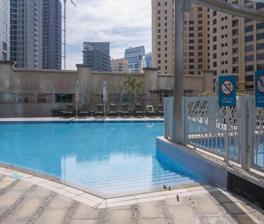 Hometown - Modern Spacious 2 Bedroom In Marina Dubai