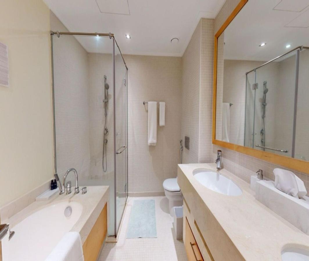 Hometown - Modern Spacious 2 Bedroom In Marina Apartment Dubai
