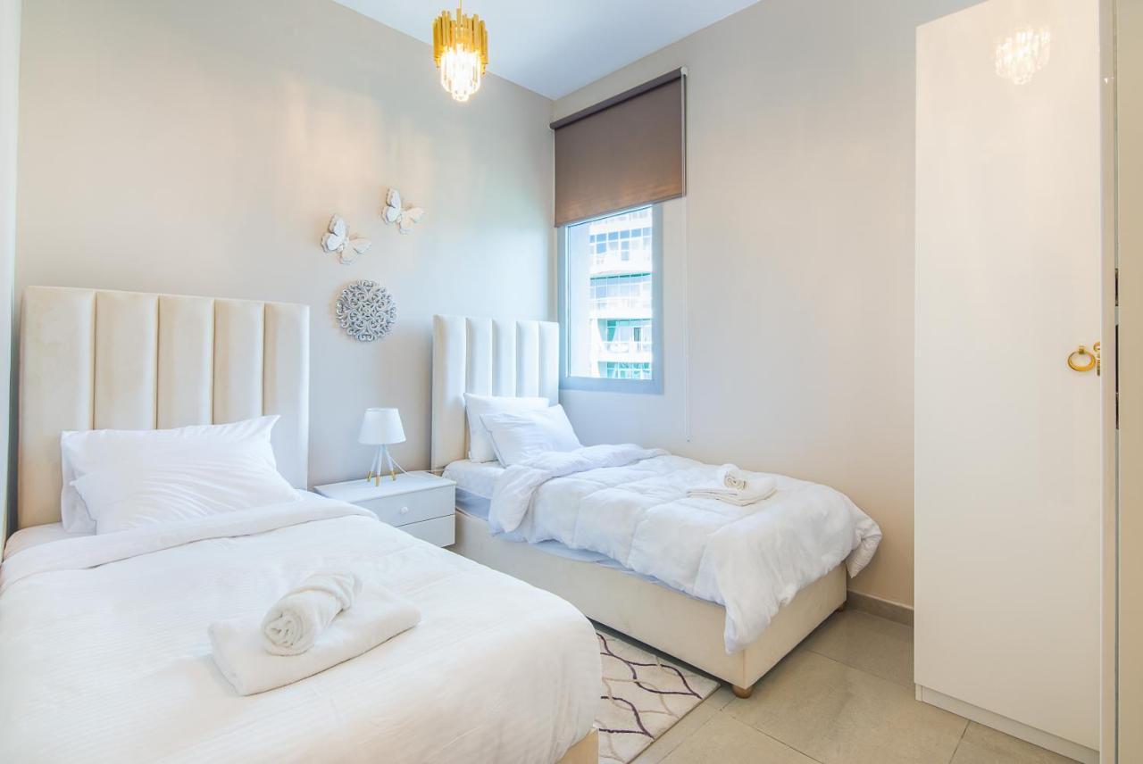 Stunning Marina View - 2br High Floor *