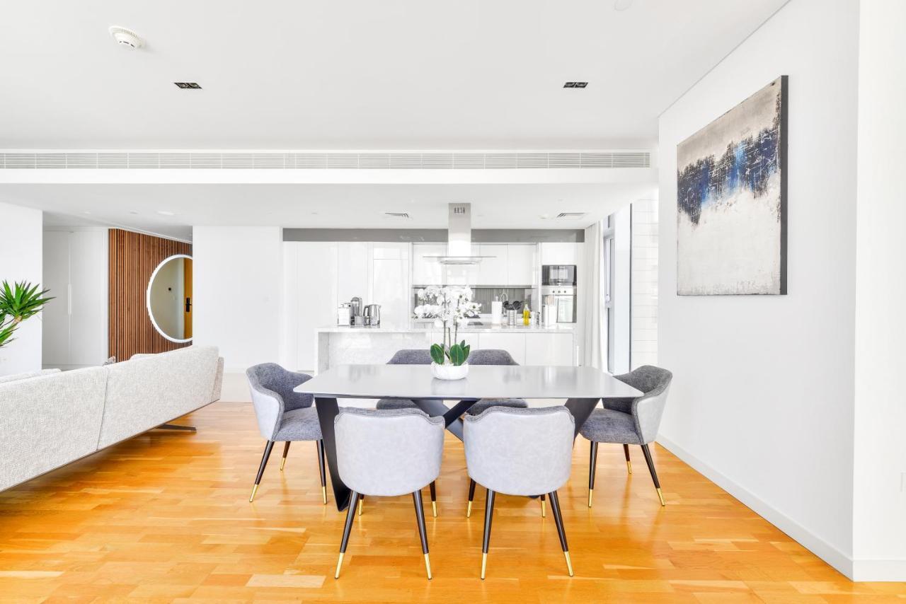Boutique 3+ 1 Bedroom Apt Facing Ain Apartment