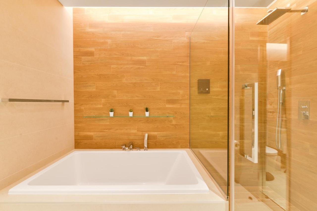 Boutique 3+ 1 Bedroom Apt Facing Ain * Dubai