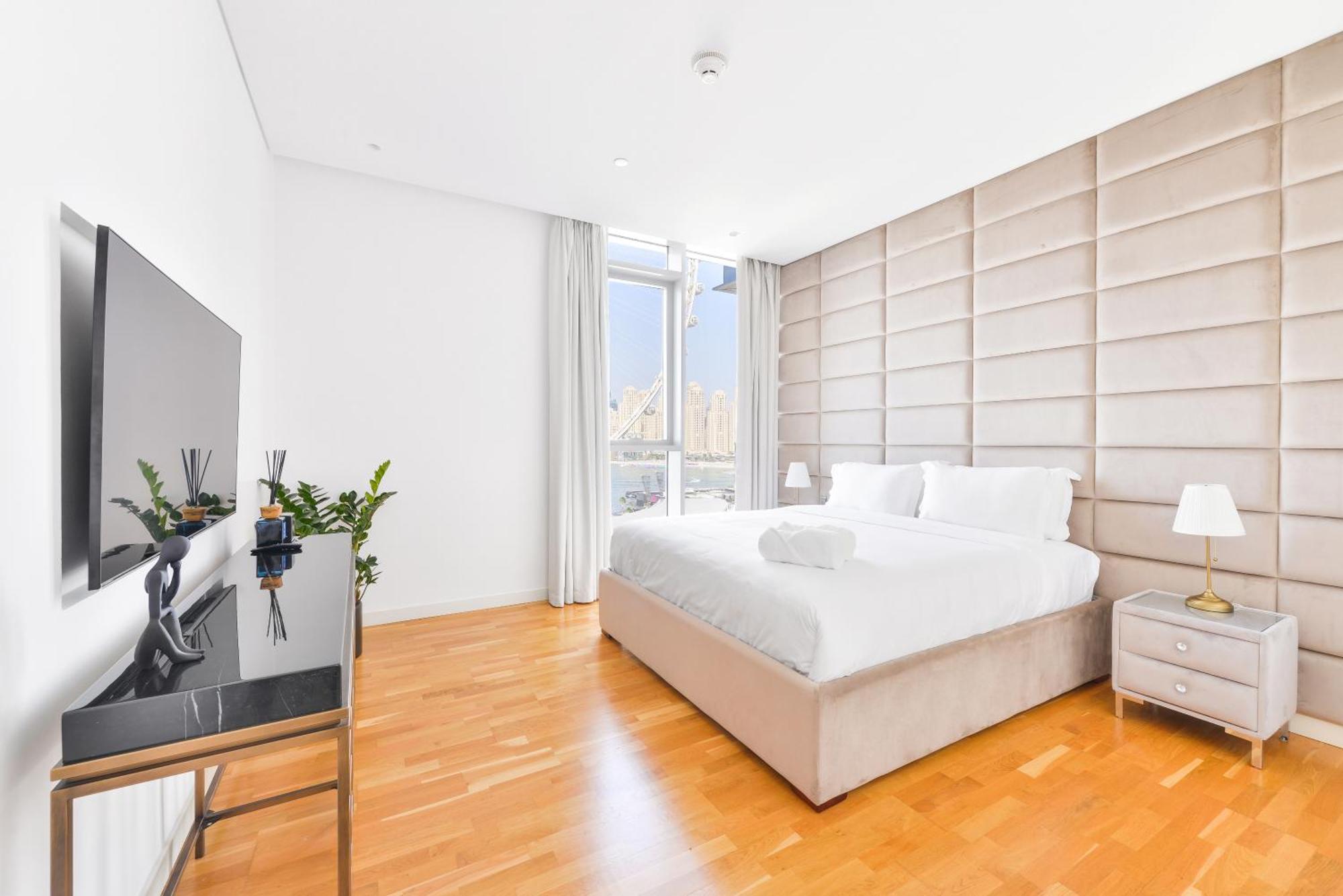 Apartment Boutique 3+ 1 Bedroom Apt Facing Ain Dubai